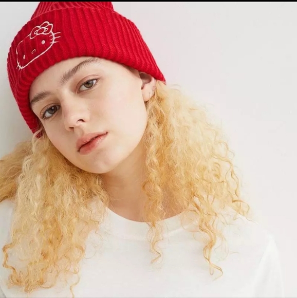 Hello Kitty Beanie (adult) - Picture 11 of 16